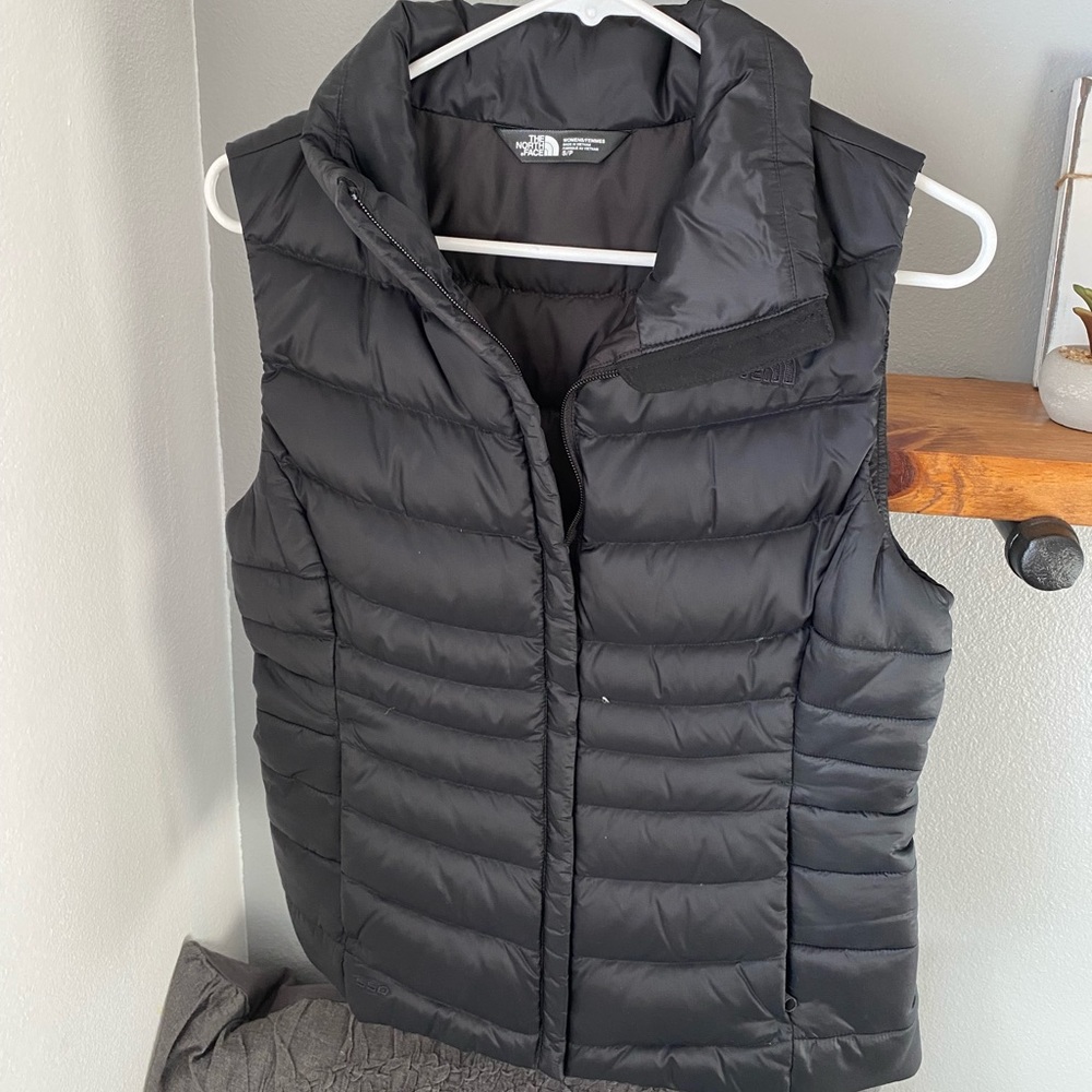 Black North Face Vest!